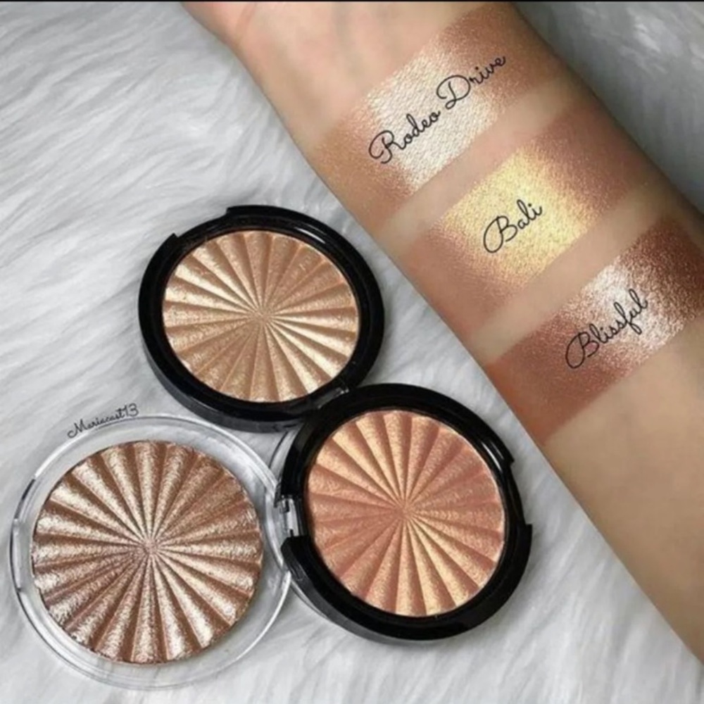 ๐4/25 OFRA Blissful Highlighter - Picture 4 of 4